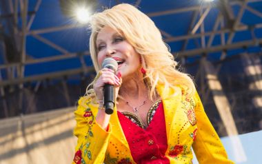 H Dolly Parton έγραψε τραγούδι που θα ακουσθεί μετά από 25 χρόνια