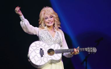 Πόσο ροκ είναι η Dolly Parton...;