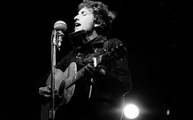 Σχεδον 50 χρονια πριν ο Bob Dylan στο Newport 