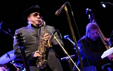 Σαξόφωνο: Συμμετέχει σε όλα τα είδη της μουσικής