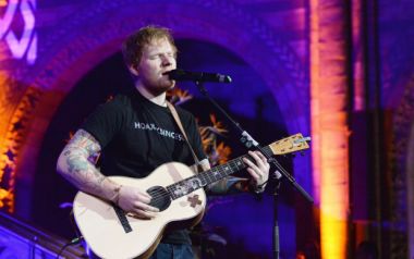 Ed Sheeran: Νο 1 & με 2 τραγούδια στα 10 της Αμερικής