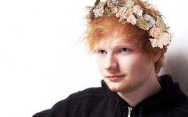 O Ed Sheeran κουρελιάζει την ιστορία των Charts