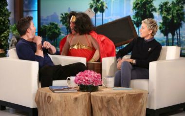 Ο Ben Affleck τρομάζει στην Ellen DeGeneres...