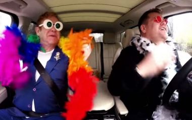 Ο Elton John στο αυτοκίνητο του James Corden...