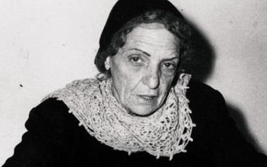 Ευτυχία Παπαγιαννοπούλου: Γιατί βρε άνθρωπε κουτέ, δε φιλοσόφησες ποτέ, στη σύντομη ζωή σου...