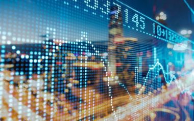 Οι επενδυτές και οι τυχεροί που βρίσκουν εργασία στις εταιρείες τους με 450 ευρώ