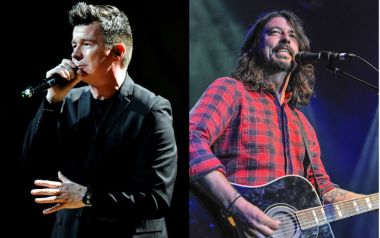 Foo Fighters featuring RICK ASTLEY - Never Gonna Give You Up