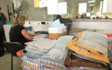 Πρόσθετες επιβαρύνσεις για μισθωτούς-συνταξιούχους στα εκκαθαριστικά του 2017