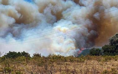 Ανεξέλεγκτη φωτιά στην Εύβοια: Εκκενώθηκε οικισμός