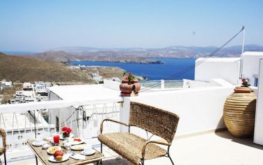 Νιώθεις μια μικρή ευτυχία ακούγοντας πρωί πρωί τραγούδια σαν κι αυτά