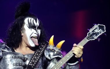 68 ετών ο Gene Simmons των Kiss