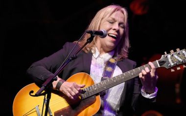 H Rickie Lee Jones για Walter Becker-Steely Dan