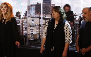 Alison Krauss η γυναίκα που έφερε ξανά τον Χατζιδάκι στα 10 πρώτα