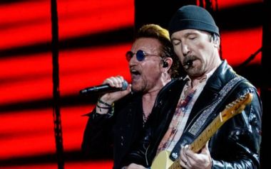 Οι U2 στο Bonnaroo τραγούδησαν Red Hot Chili Peppers 