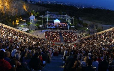 Ο Γιάννης Χαρούλης στο Θέατρο Γης, άλλο ένα 'δικό του καλοκαίρι'