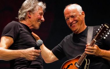 Comfortably Numb με David Gilmour ή Roger Waters;