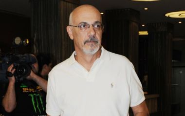 Παραίτηση του Γιώργου Κιμούλη από το ίδρυμα Σταύρος Νιάρχος
