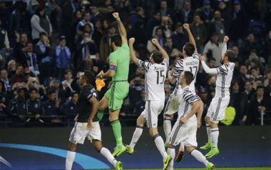 Champions League: Νίκες Γιουβέντους, Σεβίλης