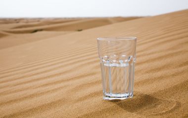 Συσκευή φτιάχνει πόσιμο νερό από τον αέρα της ερήμου