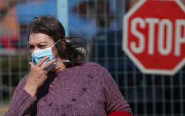 Μάσκες παντού (εκτός εστίασης) ανησυχητική αύξηση των κρουσμάτων με καύσωνα