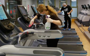 Γιατί τα γυμναστήρια θα ανοίξουν τελευταία – Τι είπε ο λοιμωξιολόγος Δημήτρης Χατζηγεωργίου