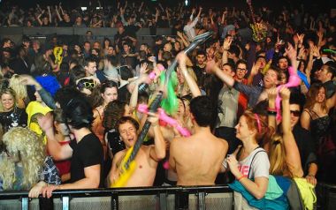 Ένα Dance Party από τα 90's που η μουσική τους επιστρέφει σύντομα 