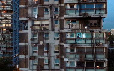 Tomorrow's Storeys:Κριτικές μυθοπλασίες για το μέλλον της Αθήνας