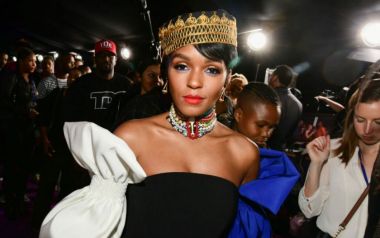 Η μουσική δεν τελειώνει ποτέ, 11 νέα τραγούδια, για νέους στην ηλικία και στη σκέψη