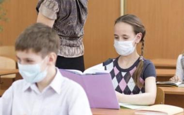 Ερχονται μάσκες σε σχολεία, εκκλησίες, χώρους εργασίας