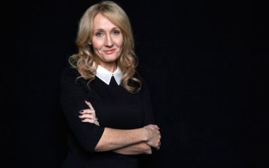 Η J.K. Rowling απαντά χαρακτηριστικά σε fan σχετικά με το γιατί ο χαρακτήρας "Dumbledore" είναι gay..