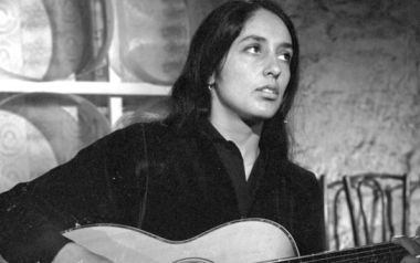 Οι πρώτες ερμηνείες σε τραγούδια που αγαπήσαμε