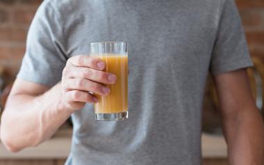 Αυτός είναι ο χυμός που μειώνει τον κίνδυνο άνοιας κατά 50%