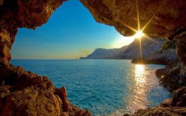 Κώστας Ζουγρής: Ελπίζουμε, προχωράμε, τραγούδια με ελπίδα