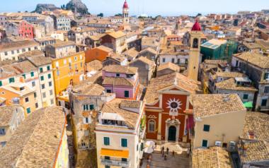 Ιταλοί στην Κέρκυρα για κορωνοϊό: «Φορούσαμε μάσκα και μας κοιτούσαν σαν Αρειανούς»