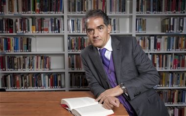 Πέθανε ο συγγραφέας Φιλίπ Κερ