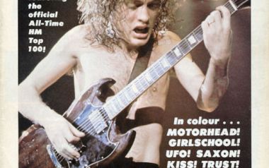 1η Ιουνίου 1981 κυκλοφορεί το περιοδικό Kerrang