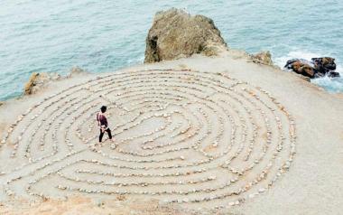 Σημασία έχει να μας εκτιμούν οι άλλοι ή να εκτιμούμε εμείς τον εαυτό μας;