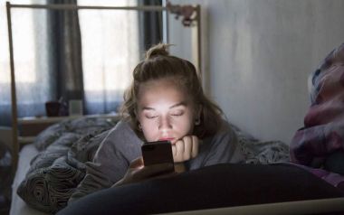 Έρευνα: Οι έφηβοι προτιμούν το διαδίκτυο από το σεξ 