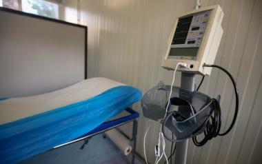 Ο συνωστισμός σε μπαρ της Μυκόνου, φέρνει καθημερινή γραπτή ενημέρωση για τα κρούσματα 