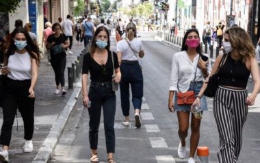 Από αύριο. H ζωή δύσκολη για τους ανεμβολίαστους, αν βέβαια μπορέσει η κυβέρνηση να τηρήσει τις αποφάσεις της, εδώ μπαίνουν στα υπουργεία και κάνουν ό,τι θέλουν