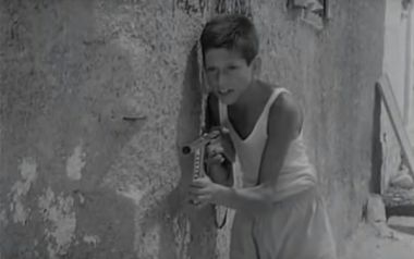 Πως έπαιζαν τα παιδιά στους δρόμους της Αθήνας το 1960 - Ο Κράχτης
