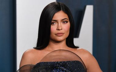 H Kylie Jenner παίρνει 1.000.000 ευρώ για κάθε ανάρτηση στο Instagram κι εμείς 1 ευρώ για κάθε 100