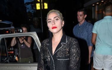 Νορμάλ φωτογραφίες της Lady Gaga... & το βίντεο Perfect Illusion