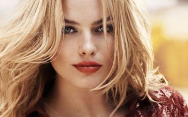 Margot Robbie, εντυπωσιακές μεταμορφώσεις