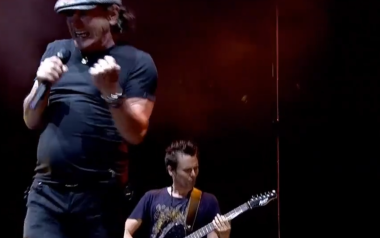 Muse & Brian Johnson - Back in black στο Reading