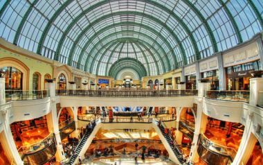 Ανοίγουν τη Δευτέρα τα εμπορικά κέντρα