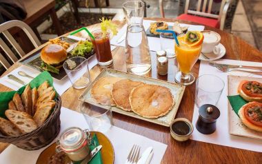 Έχετε ποτέ πάρει Breakfast το απόγευμα;