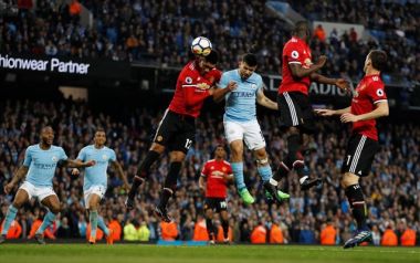 Διαφήμιση για το ποδόσφαιρο το ντέρμπι του Μάντσεστερ