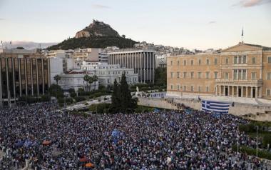 Στις δημοκρατίες ποιος αποφασίζει, οι κυβερνήσεις ή ο 'κυρίαρχος λαός';