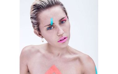 Η Miley Cyrus φωτογραφίζεται γυμνή για το περιοδικό Paper...